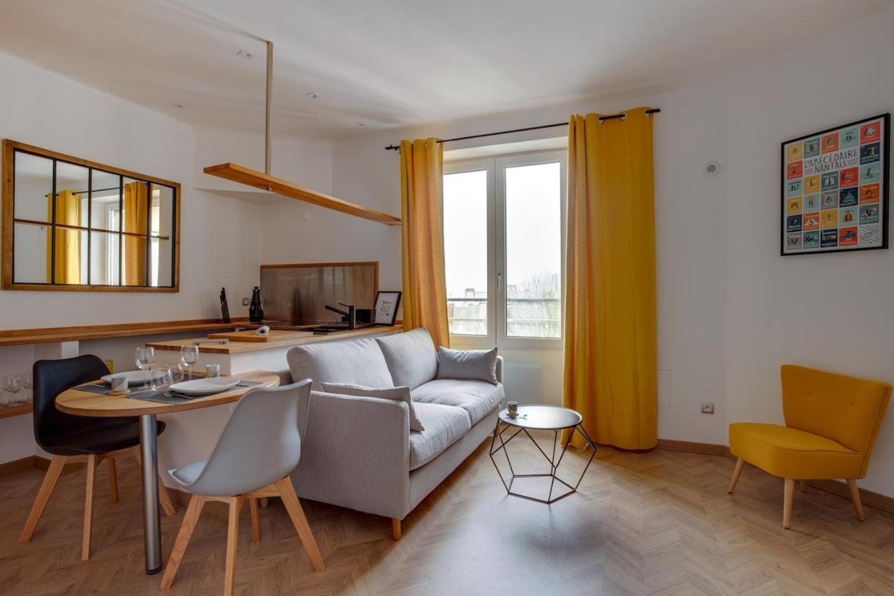 Au Coeur De Nantes Design Et Cosy Apartment Luaran gambar