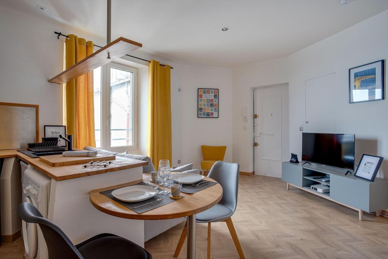 Au Coeur De Nantes Design Et Cosy Apartment Luaran gambar